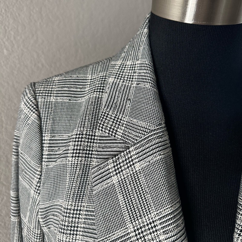 H&M Chic Gray Plaid Blazer Size 12 - Picture 2 of 6